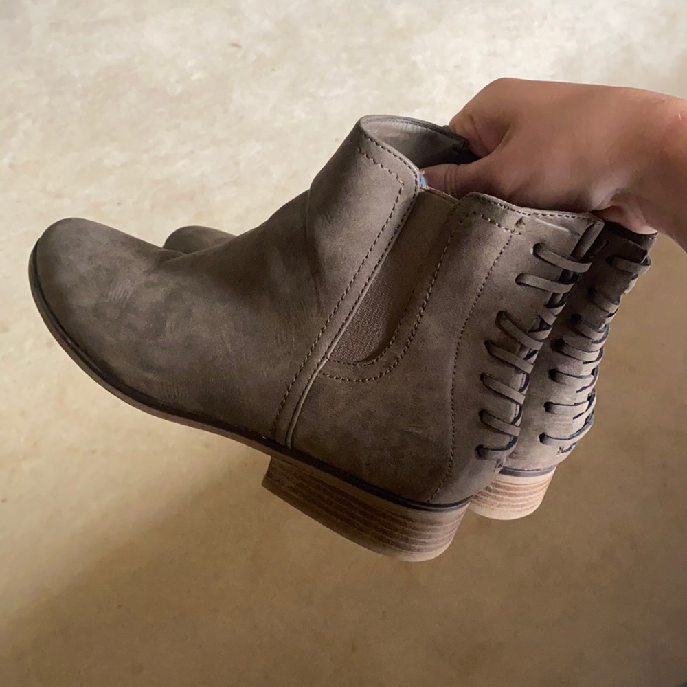 tan booties!